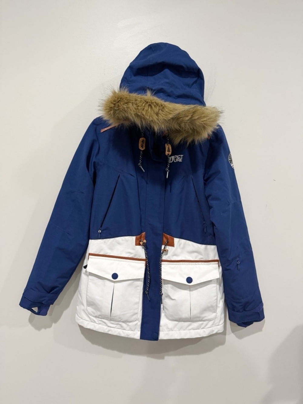 PICTURE Ski Snowboard Jacket Women’s Medium Blue White Faux Fur Hood Parka